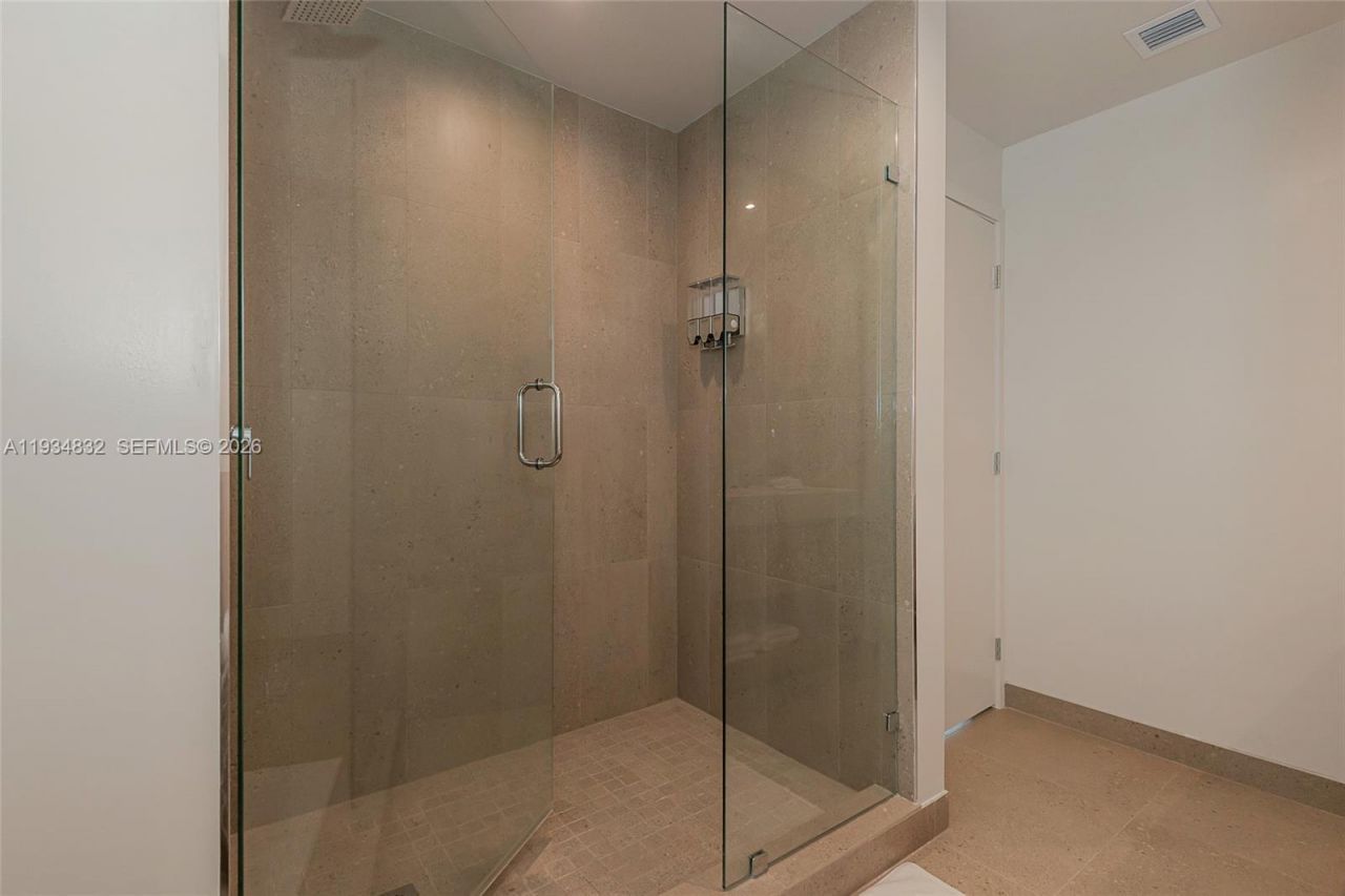 11 NE 6 St , Unit 2709, Miami, FL 33132 Photo