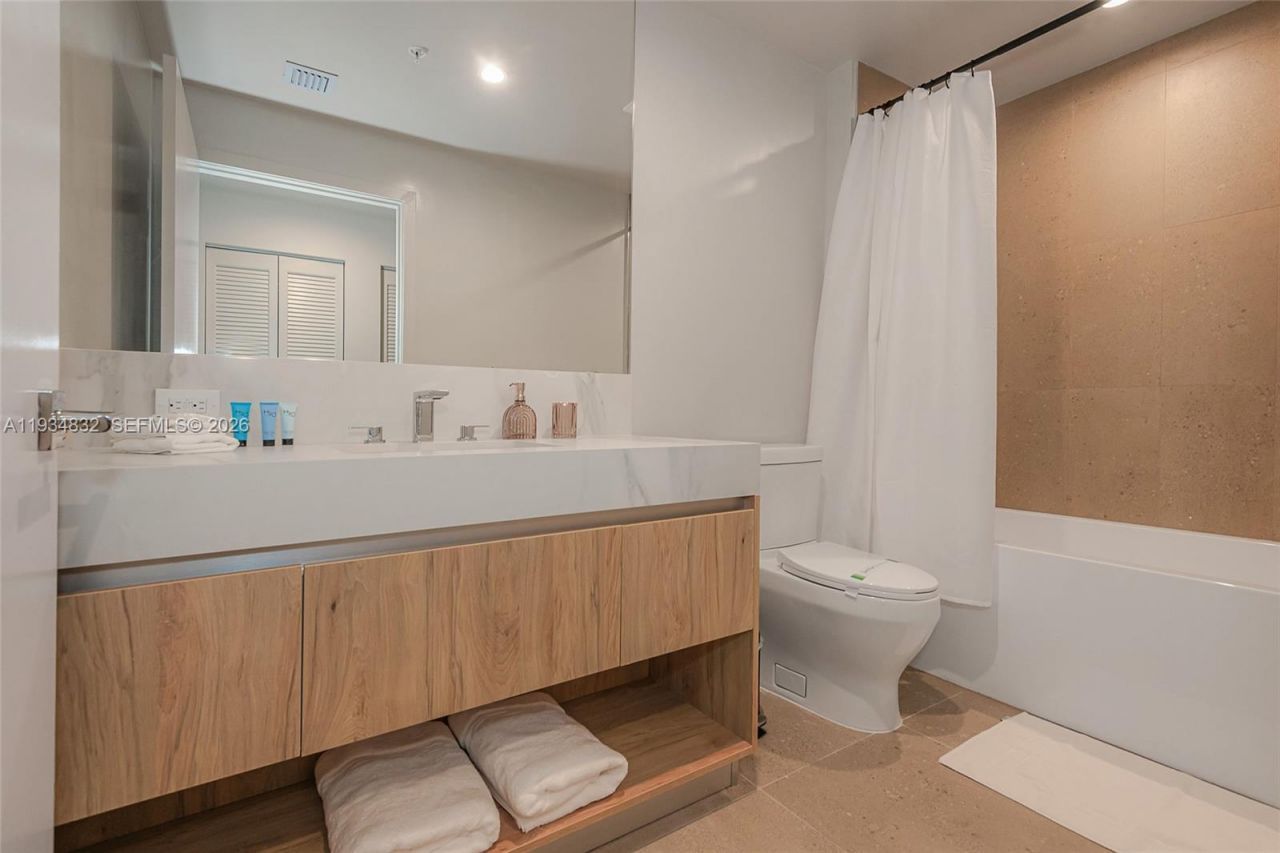 11 NE 6 St , Unit 2709, Miami, FL 33132 Photo