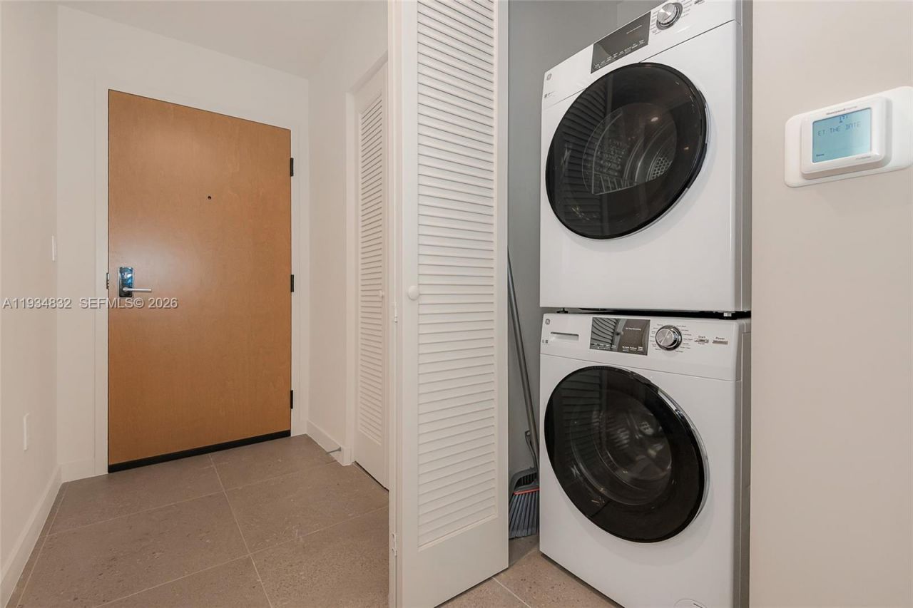 11 NE 6 St , Unit 2709, Miami, FL 33132 Photo