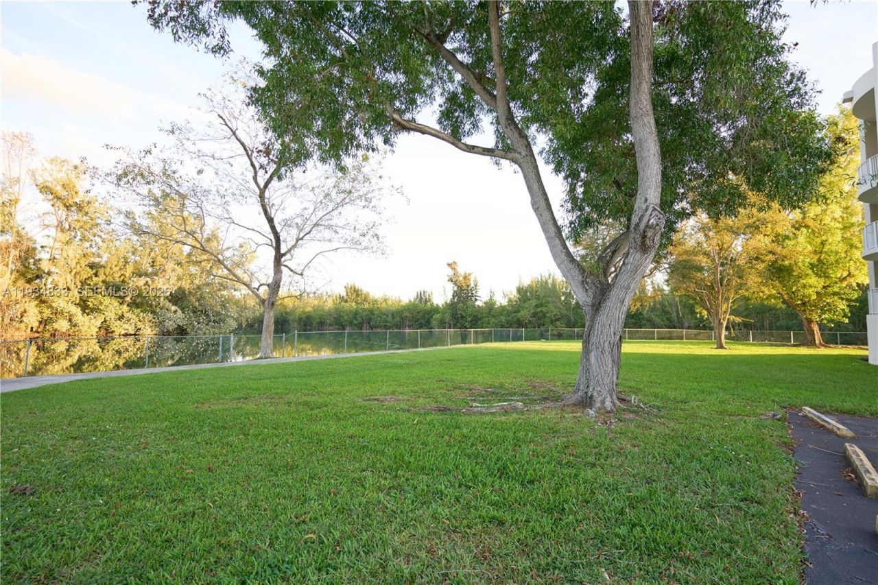 8240 SW 210th St, Unit 207, Cutler Bay, FL 33189 Photo