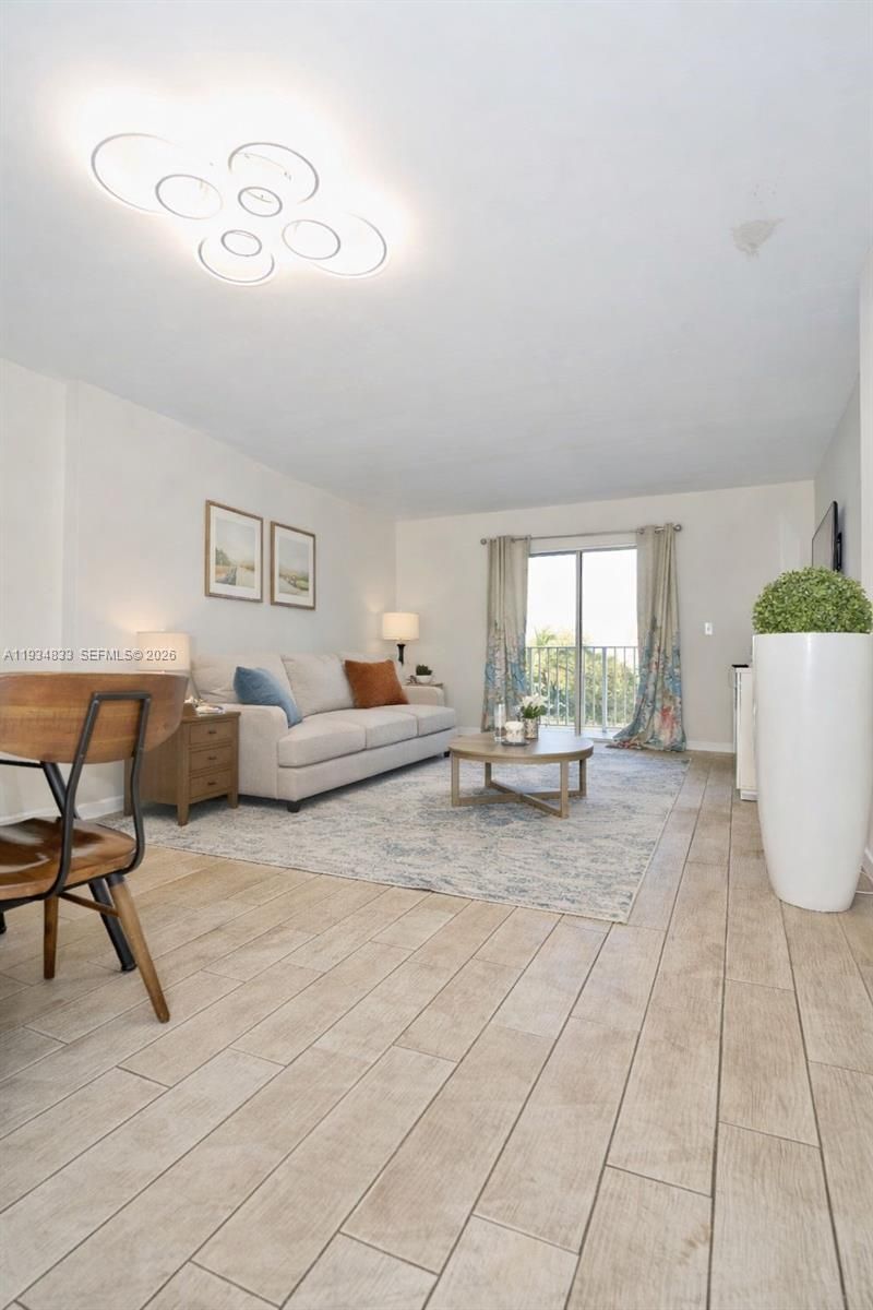 8240 SW 210th St, Unit 207, Cutler Bay, FL 33189 Photo