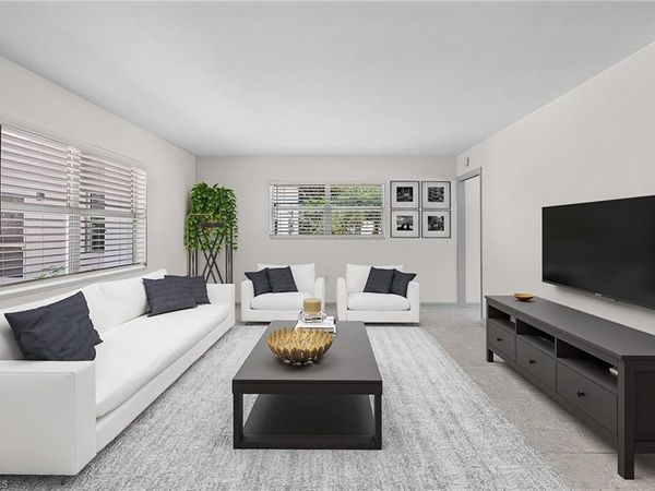 780 10th AVE S, Unit 4, NAPLES, FL 34102