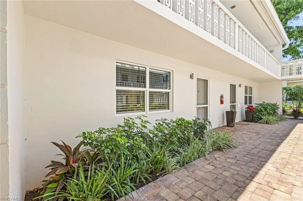 780 10th Ave S, Unit 4, Naples, FL 34102 Photo