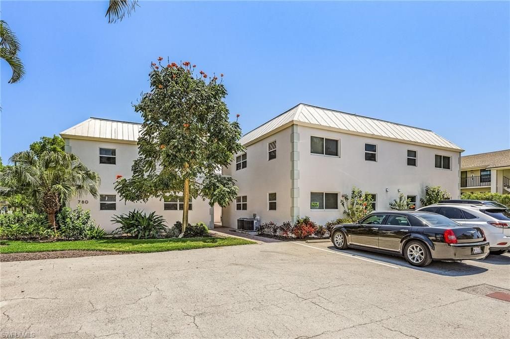 780 10th Ave S, Unit 4, Naples, FL 34102 Photo