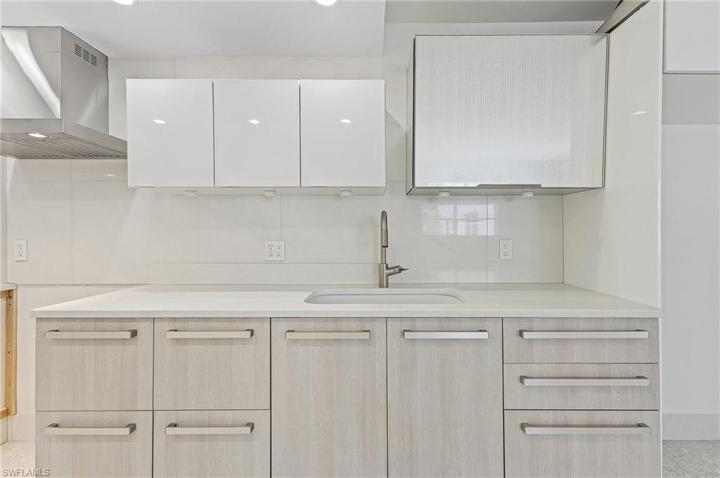 780 10th Ave S, Unit 4, Naples, FL 34102 Photo