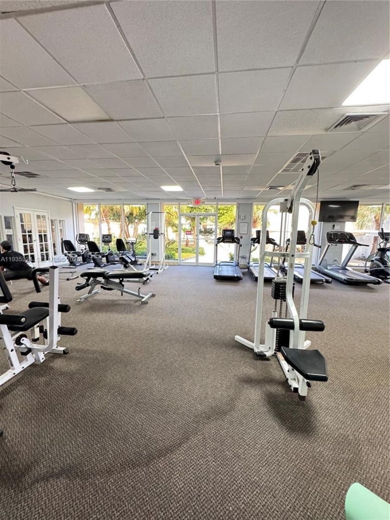 300 Bayview Dr, Unit 509, Sunny Isles Beach, FL 33160 Photo