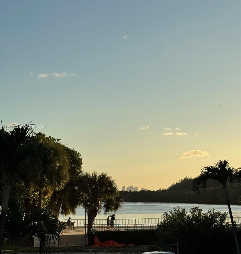 300 Bayview Dr, Unit 509, Sunny Isles Beach, FL 33160 Photo