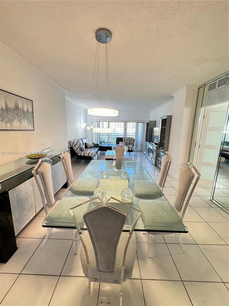 300 Bayview Dr, Unit 509, Sunny Isles Beach, FL 33160 Photo