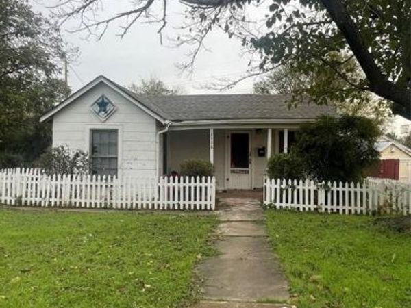 2528 Oakwood Terrace, Haltom City, TX 76117