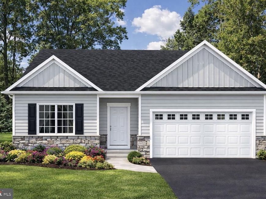 225 Pilgrim Drive, Lancaster, PA 17603 Main Photo