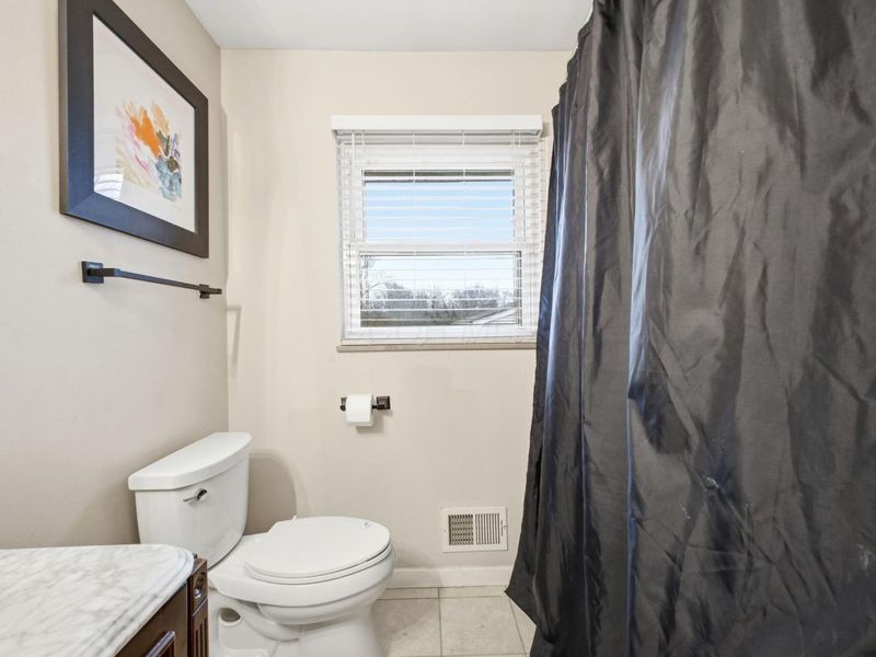 1071 N Hague Avenue, Columbus, OH 43204 Photo 9