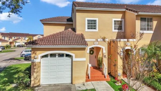 14817 Balgowan Rd, Unit 201-5, Miami Lakes, FL 33016 Photo