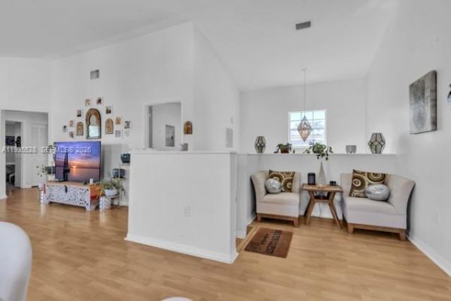 14817 Balgowan Rd, Unit 201-5, Miami Lakes, FL 33016 Photo