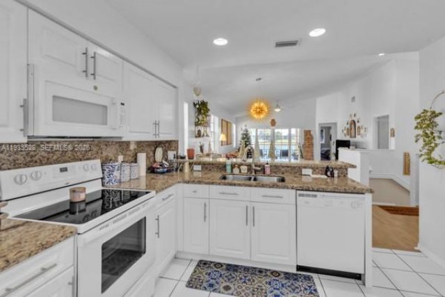 14817 Balgowan Rd, Unit 201-5, Miami Lakes, FL 33016 Photo