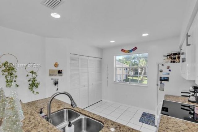 14817 Balgowan Rd, Unit 201-5, Miami Lakes, FL 33016 Photo