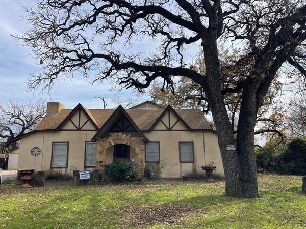 2532 Oakwood Terrace, Haltom City, TX 76117