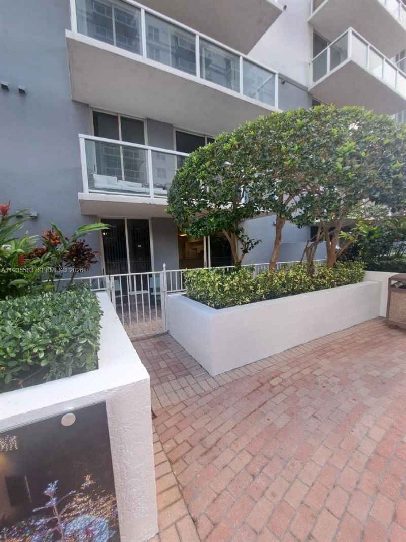 5077 NW 7th St, Unit 412, Miami, FL 33126 Main Photo