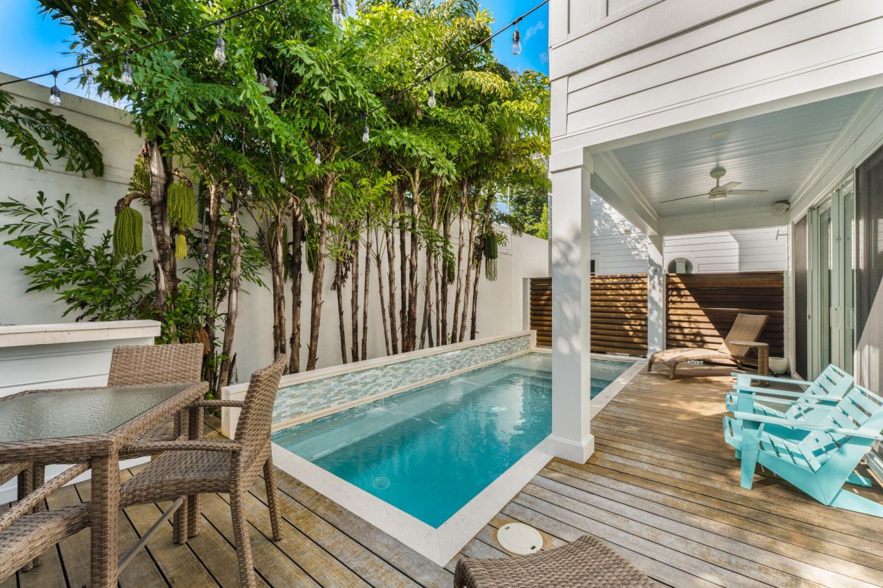 81906 Overseas Highway, Unit 2, Islamorada, FL 33036 Photo