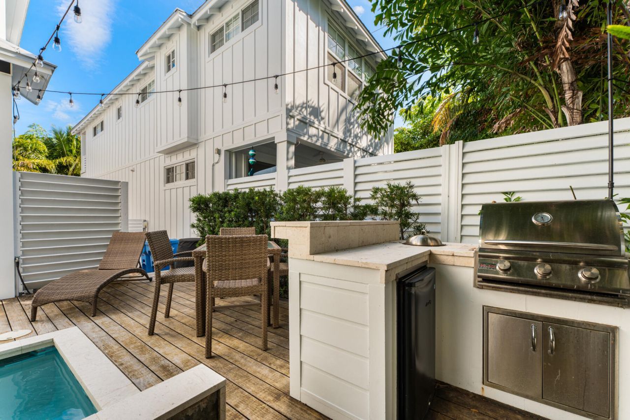 81906 Overseas Highway, Unit 2, Islamorada, FL 33036 Photo