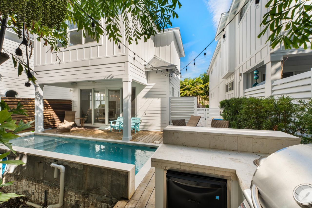 81906 Overseas Highway, Unit 2, Islamorada, FL 33036 Photo