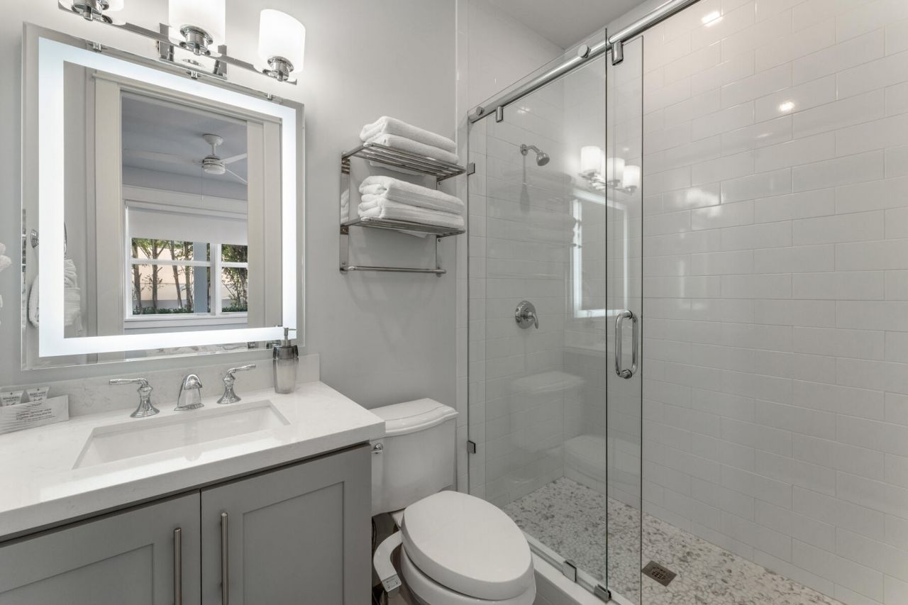 81906 Overseas Highway, Unit 2, Islamorada, FL 33036 Photo