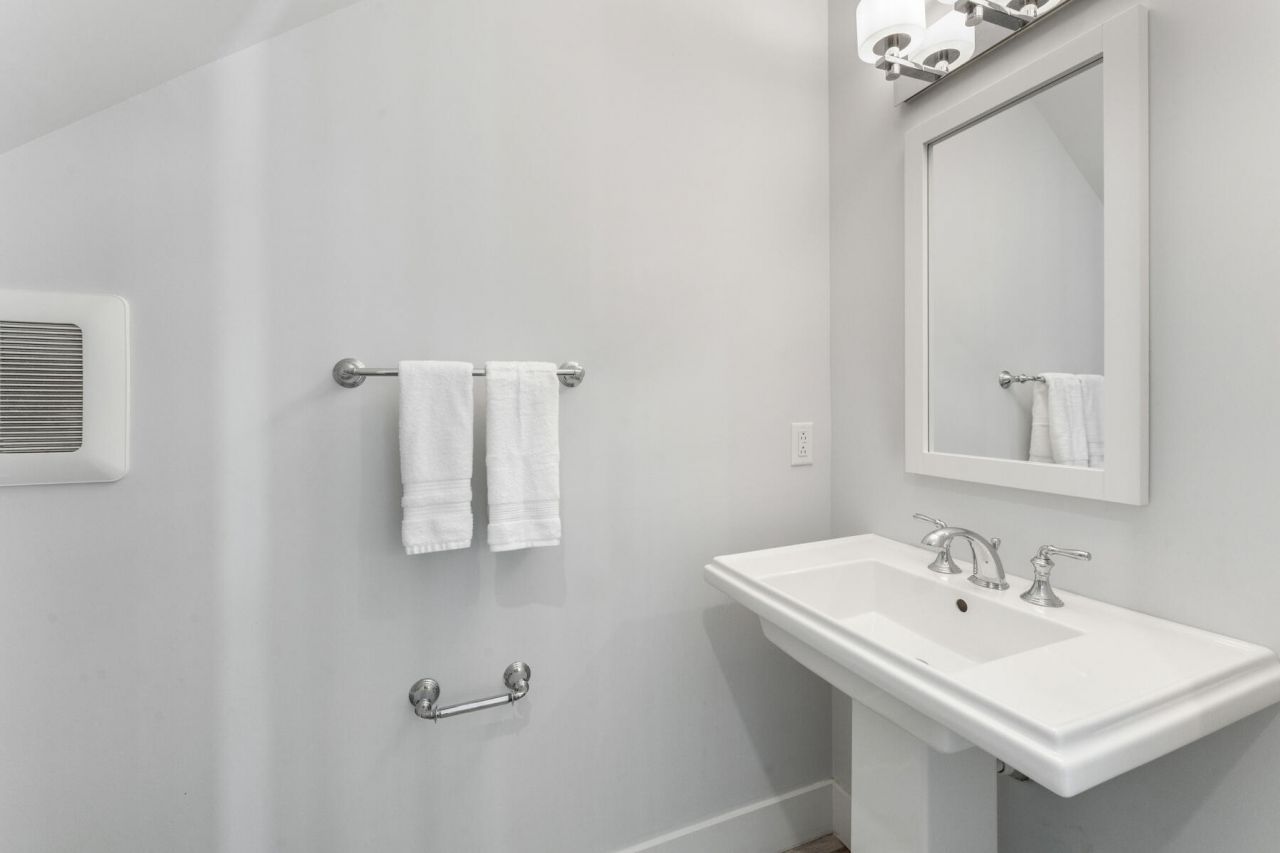 81906 Overseas Highway, Unit 2, Islamorada, FL 33036 Photo