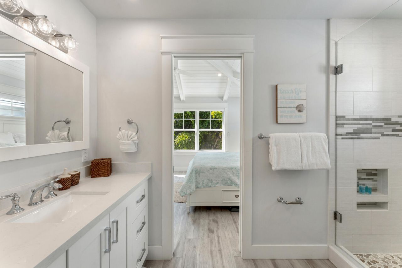 81906 Overseas Highway, Unit 2, Islamorada, FL 33036 Photo