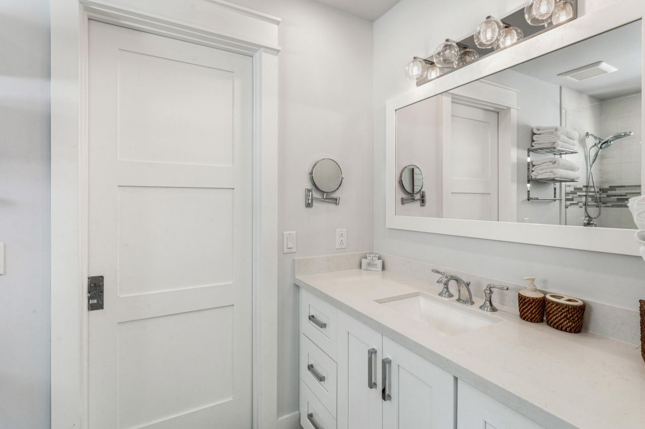 81906 Overseas Highway, Unit 2, Islamorada, FL 33036 Photo