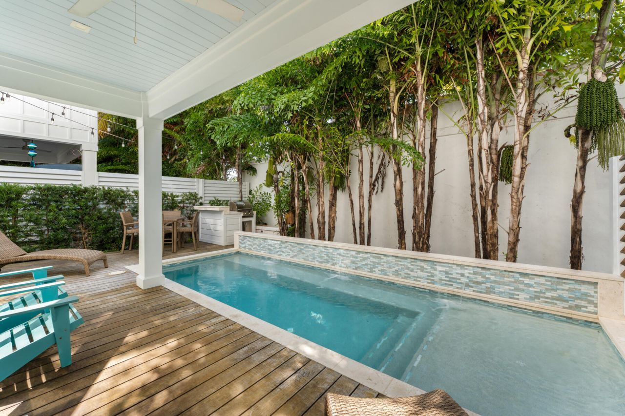 81906 Overseas Highway, Unit 2, Islamorada, FL 33036 Photo