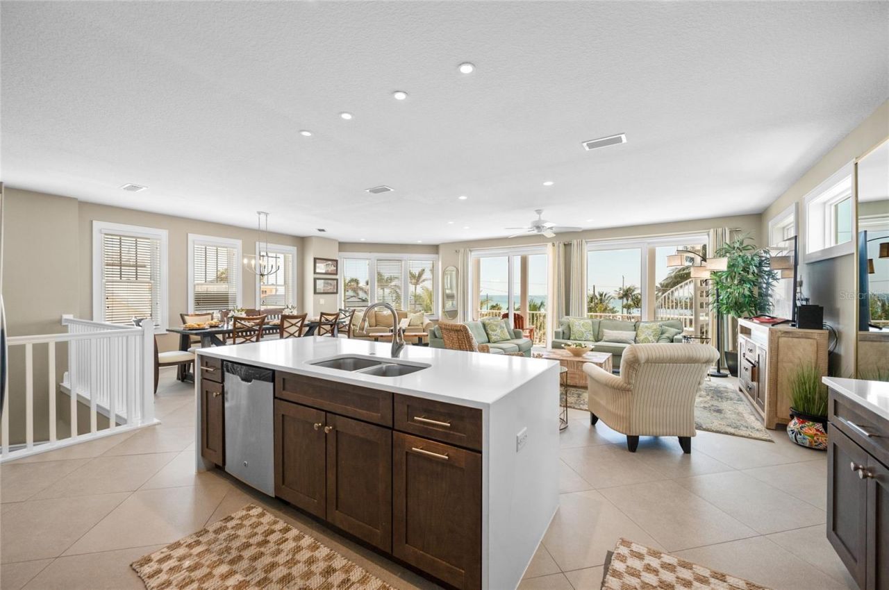 2201 Avenue C, Bradenton Beach, FL 34217 Photo