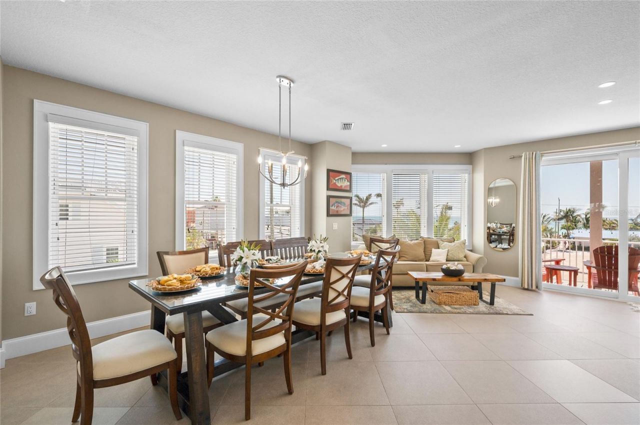 2201 Avenue C, Bradenton Beach, FL 34217 Photo