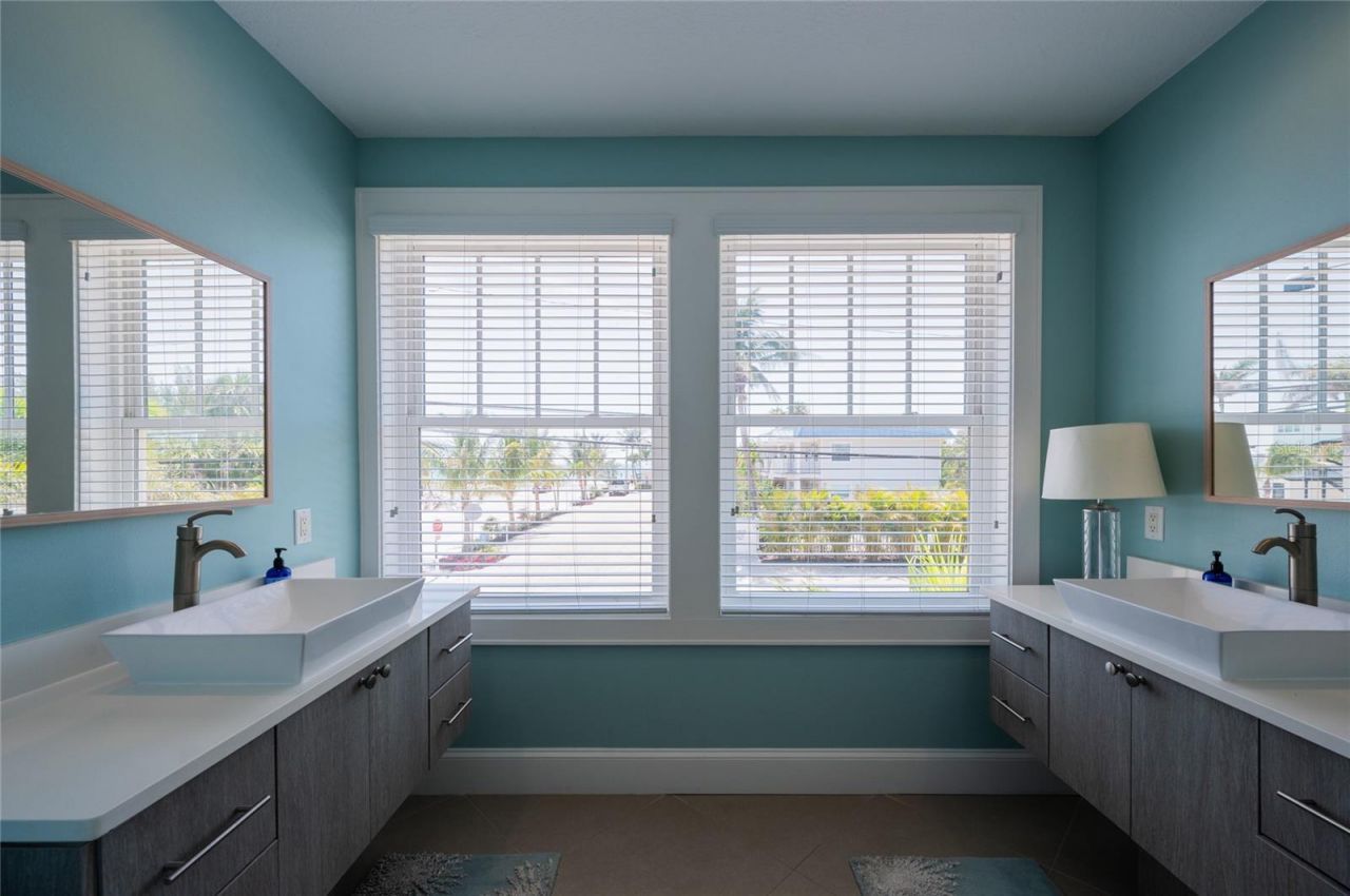 2201 Avenue C, Bradenton Beach, FL 34217 Photo