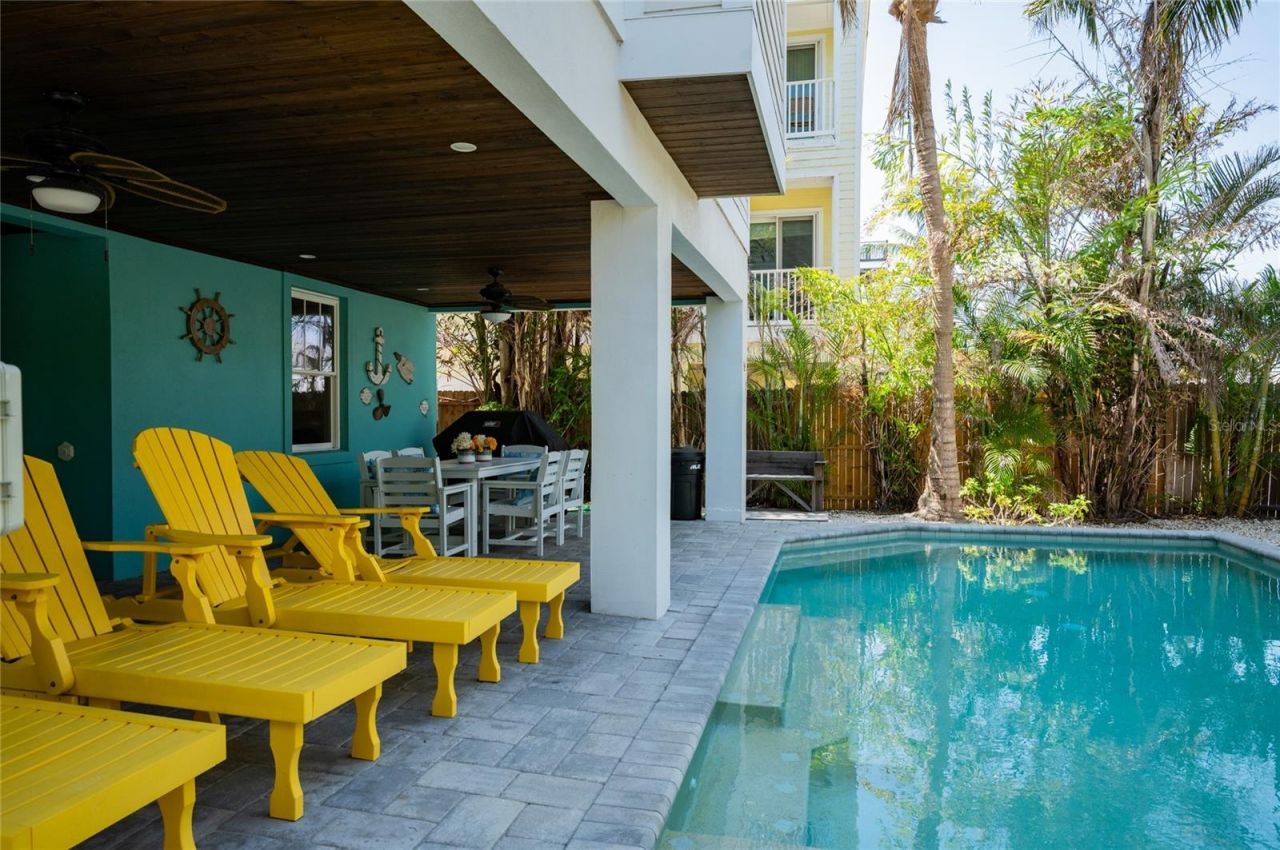 2201 Avenue C, Bradenton Beach, FL 34217 Photo