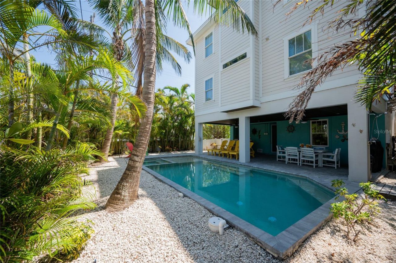 2201 Avenue C, Bradenton Beach, FL 34217 Photo