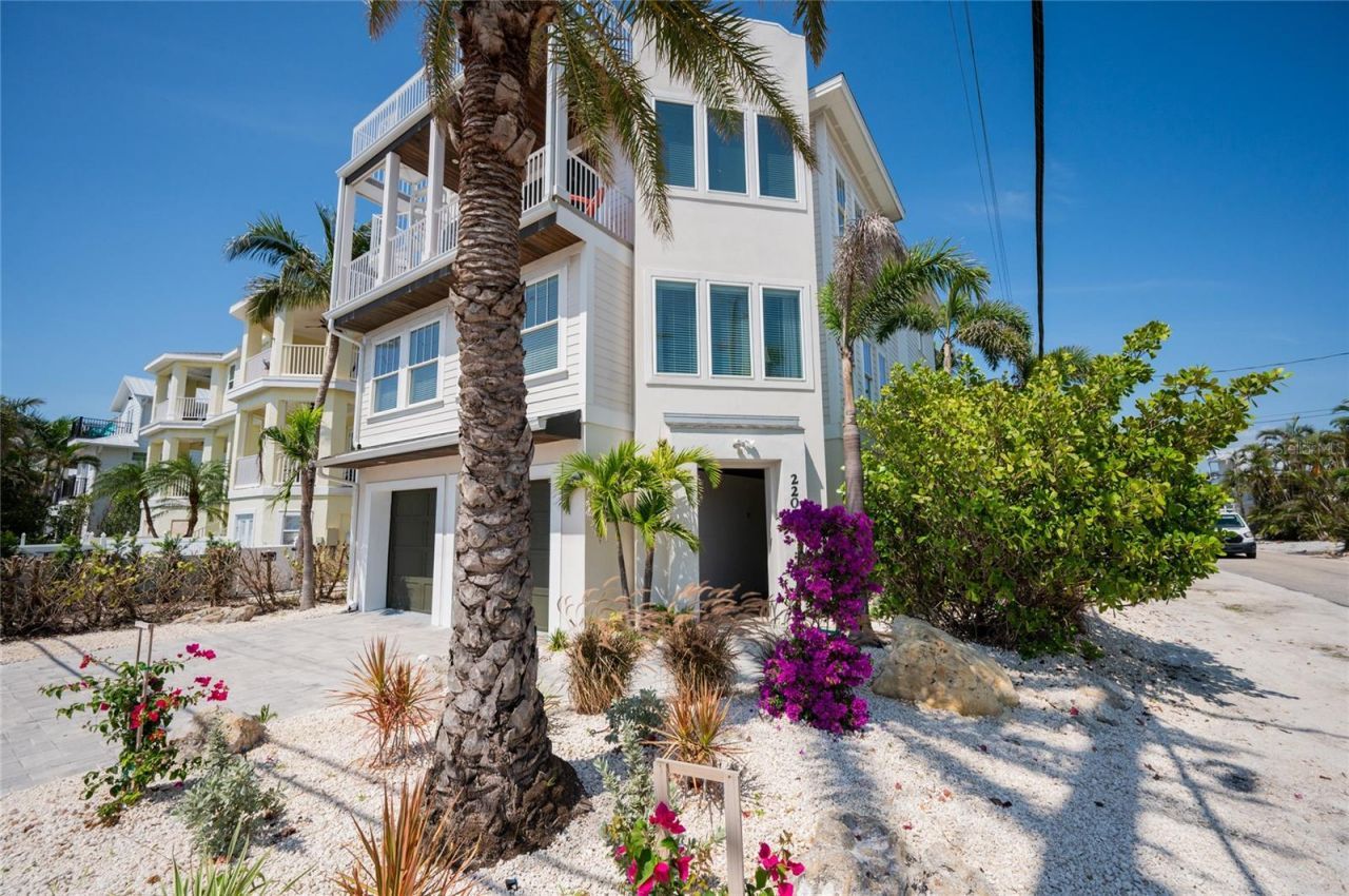 2201 Avenue C, Bradenton Beach, FL 34217 Photo