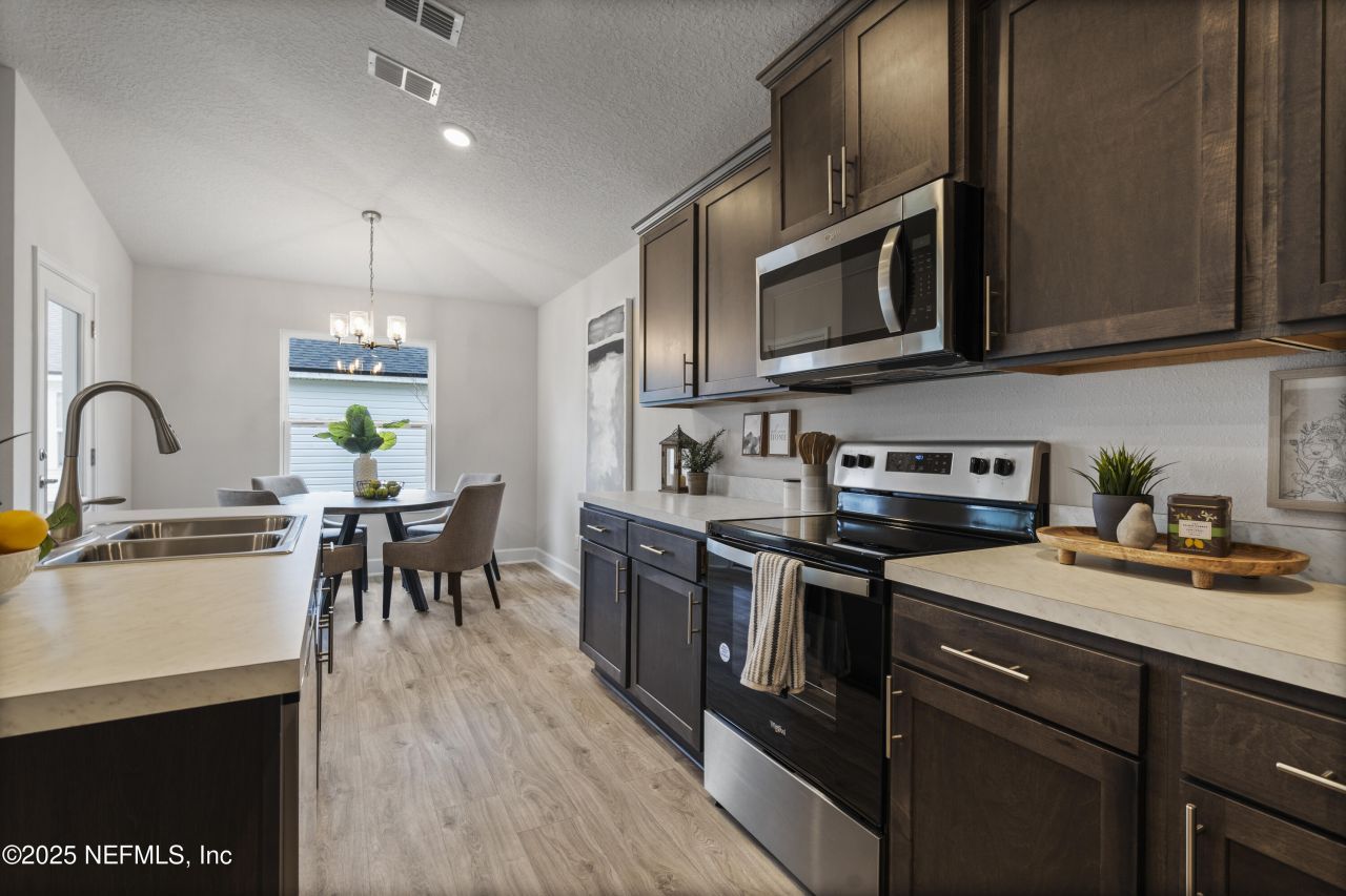 8223 Helmsley Boulevard, Jacksonville, FL 32219 Photo