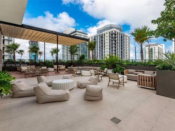 11 NE 6 ST , Unit 1407, Miami, FL 33132