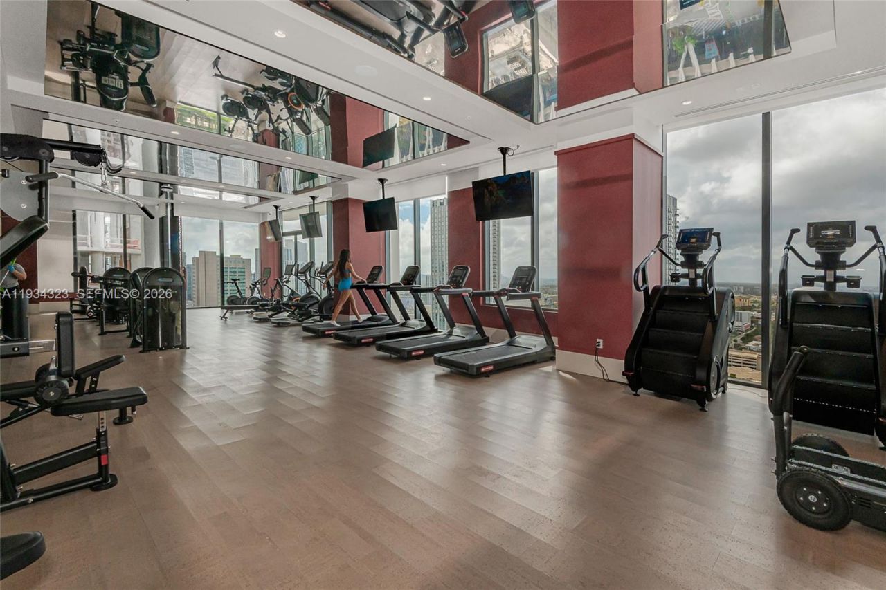 11 NE 6 St , Unit 1407, Miami, FL 33132 Photo