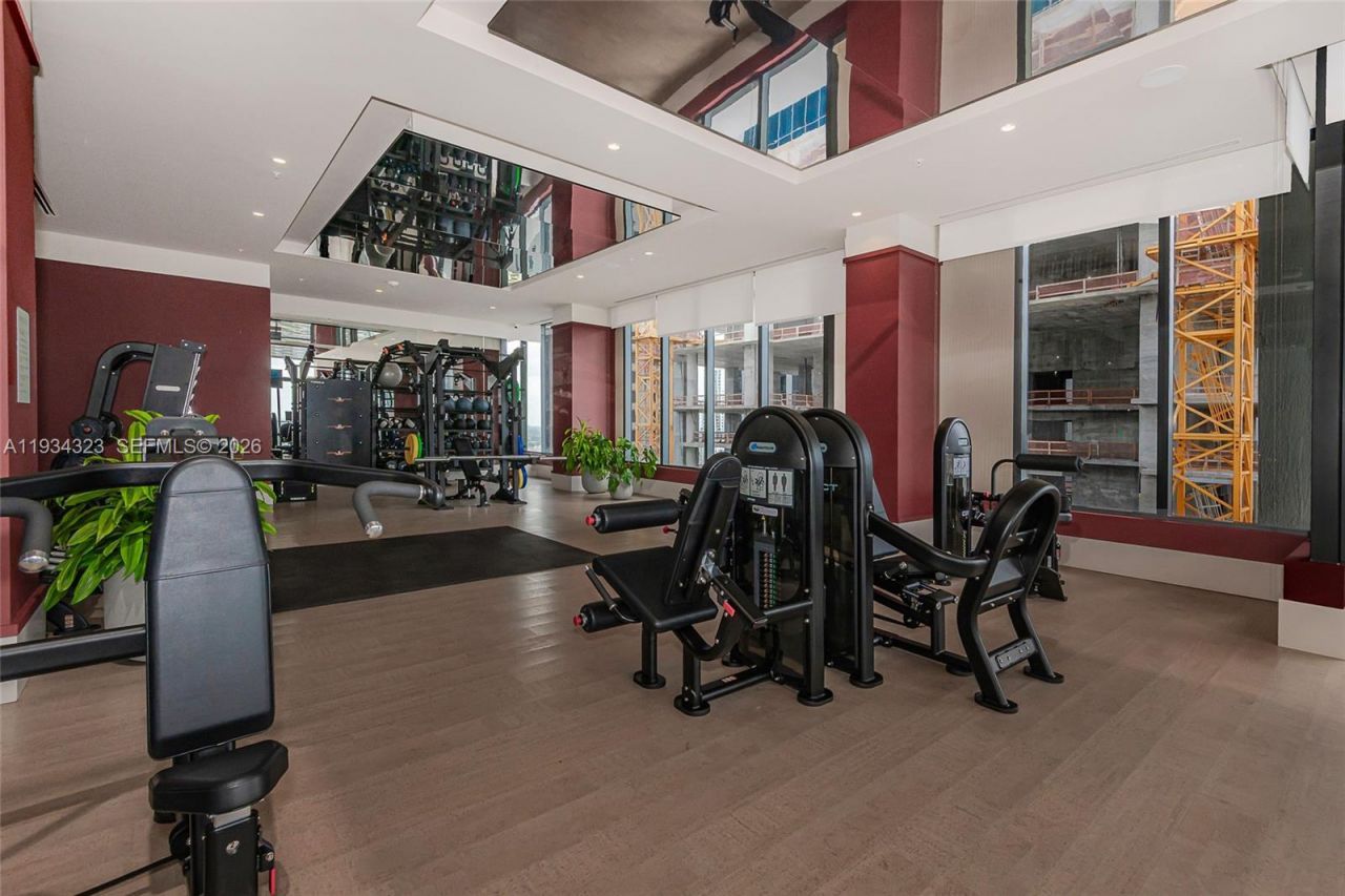 11 NE 6 St , Unit 1407, Miami, FL 33132 Photo