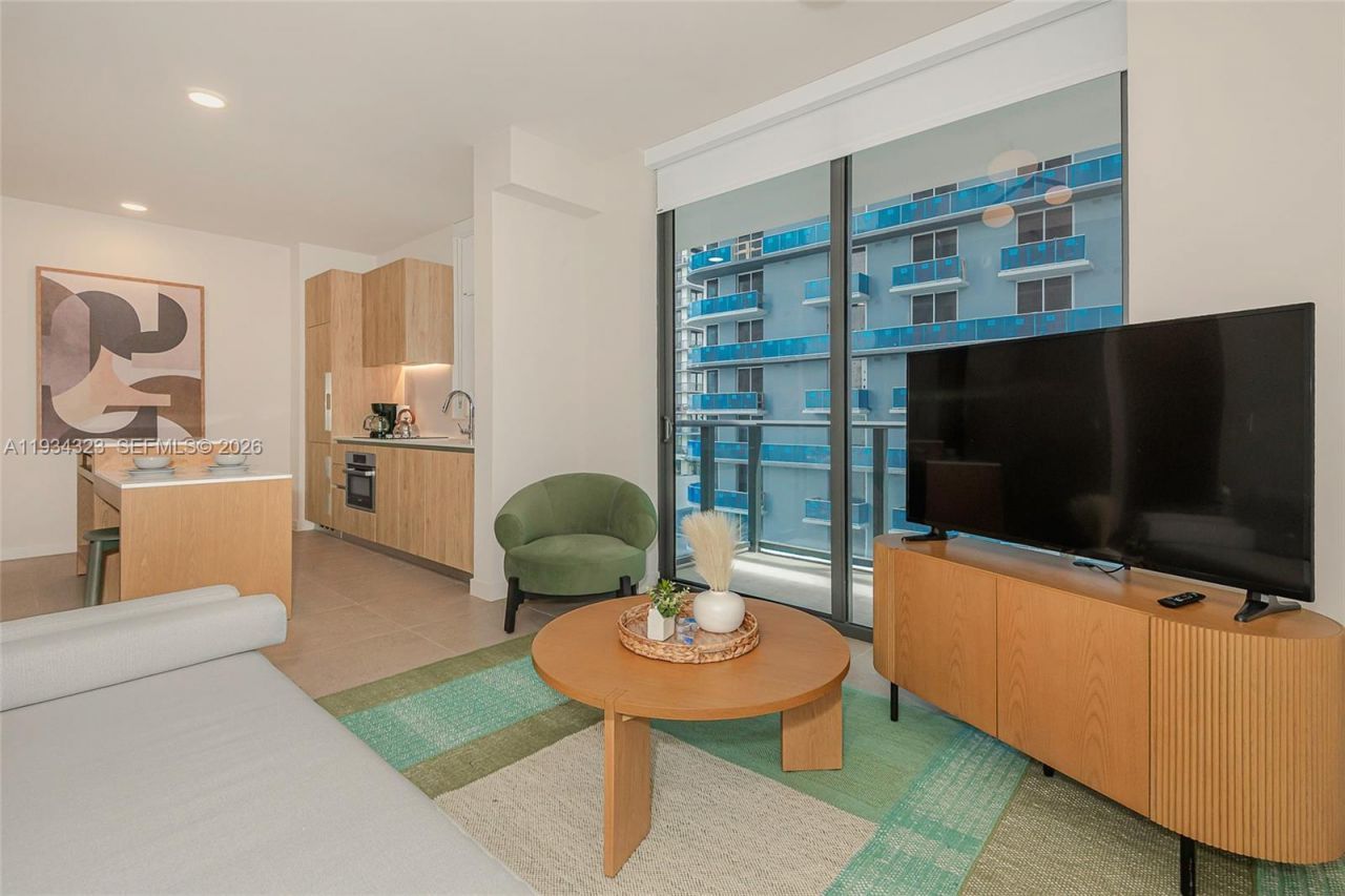 11 NE 6 St , Unit 1407, Miami, FL 33132 Photo