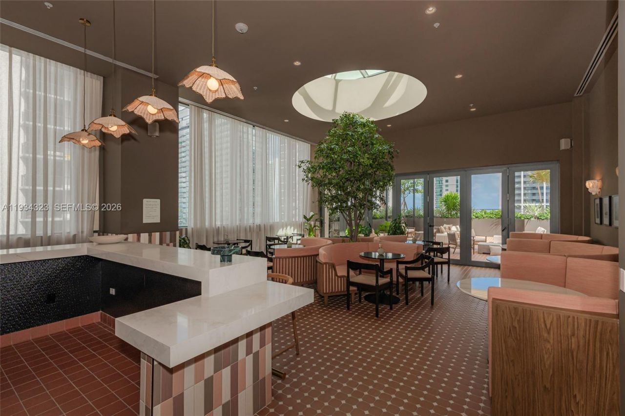 11 NE 6 St , Unit 1407, Miami, FL 33132 Photo