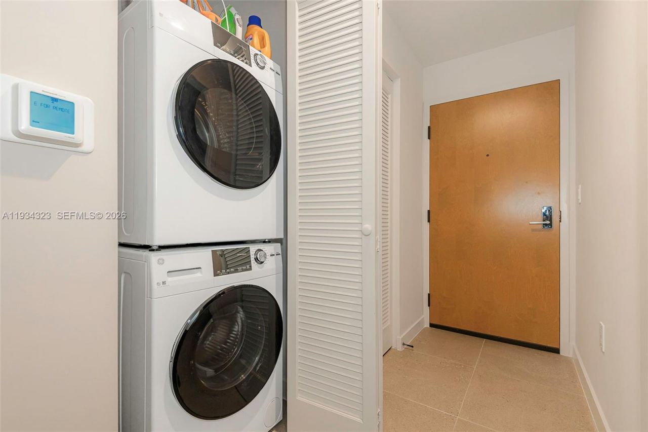 11 NE 6 St , Unit 1407, Miami, FL 33132 Photo