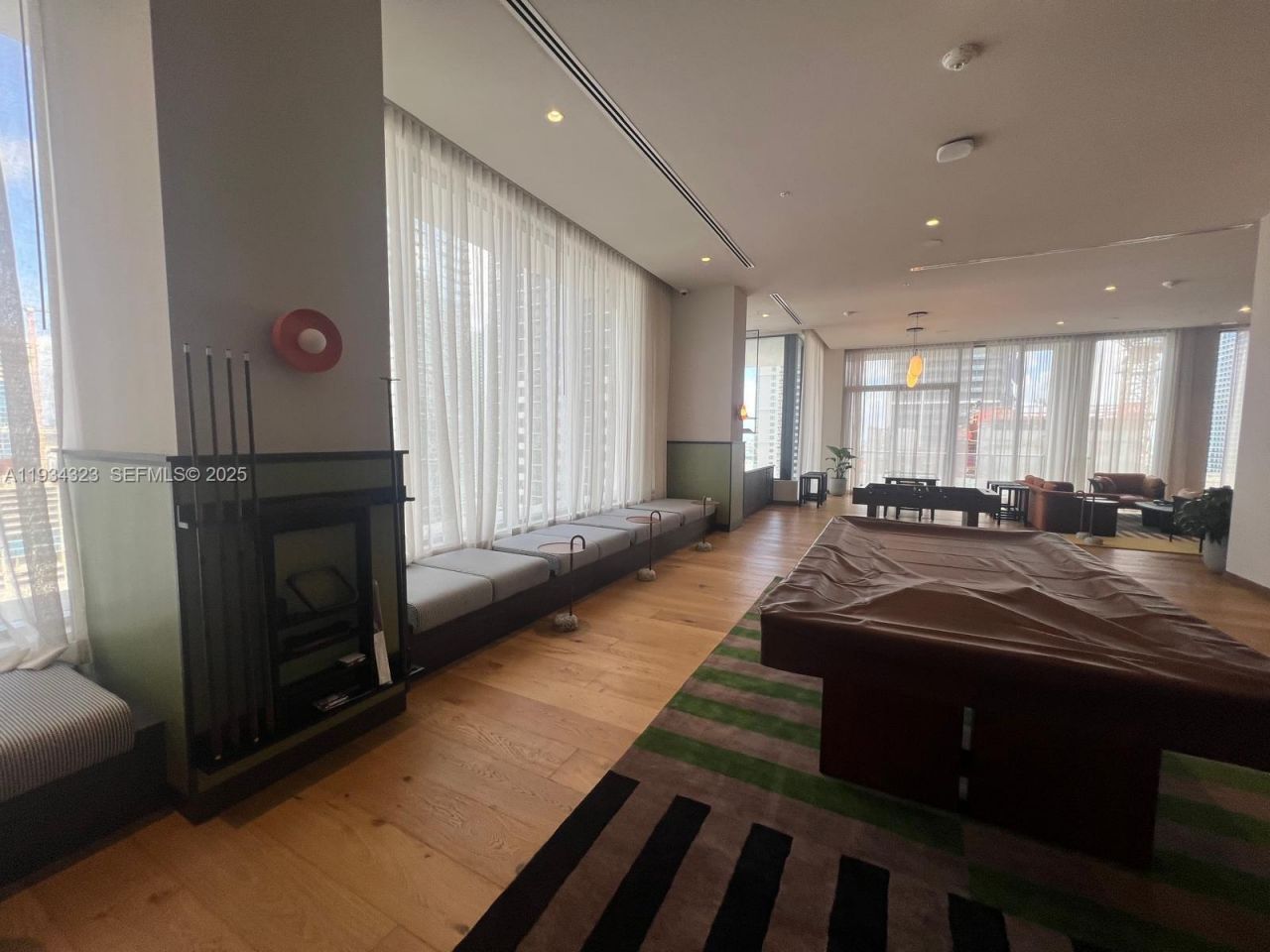 11 NE 6 St , Unit 1407, Miami, FL 33132 Photo