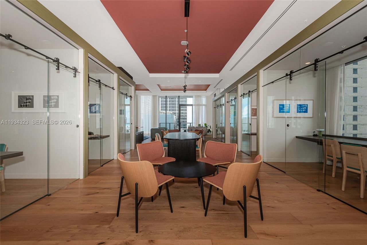 11 NE 6 St , Unit 1407, Miami, FL 33132 Photo