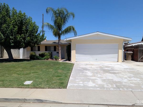 912 Monna Avenue, Bakersfield, CA 93308