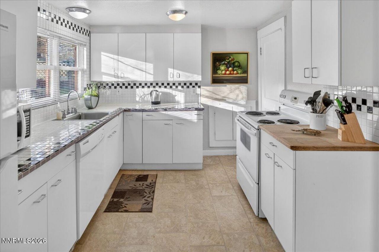 611 Nixon Avenue, Reno, NV 89509 Photo