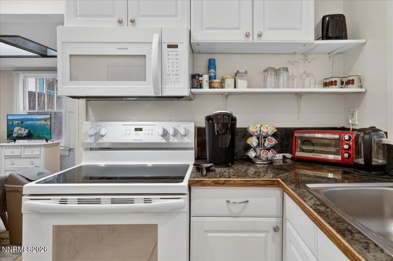 611 Nixon Avenue, Reno, NV 89509 Photo