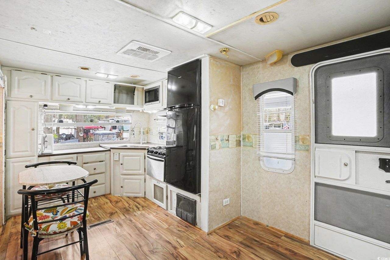 613-450 5th Ave. S Photo 10