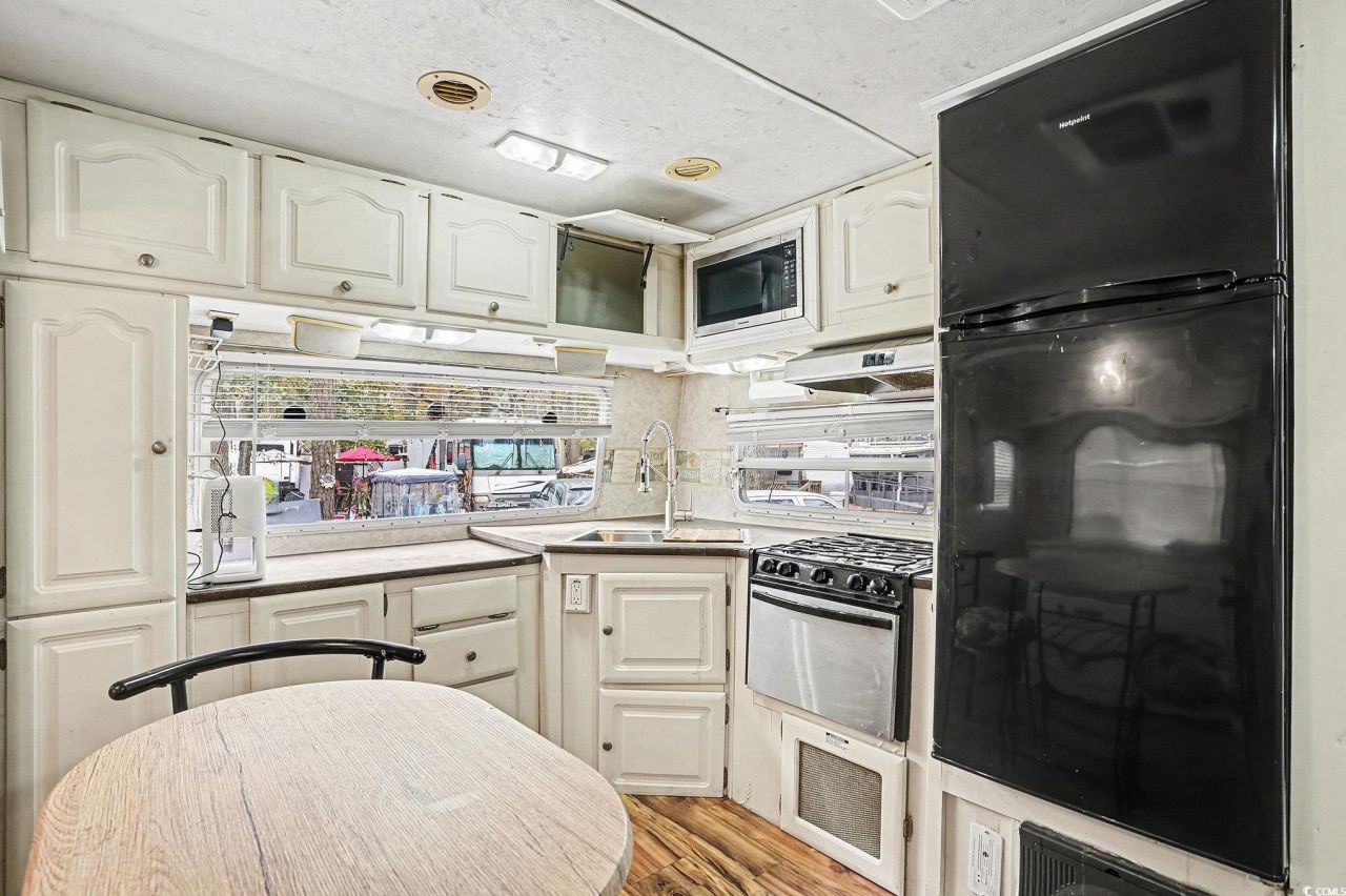 613-450 5th Ave. S Photo 11