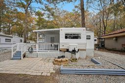 613-450 5th Ave. S photo 4